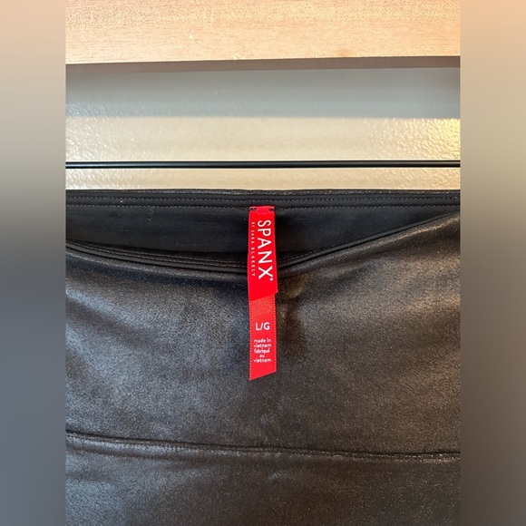 Spanx faux leather shimmer leggings size large - Picture 4 of 4